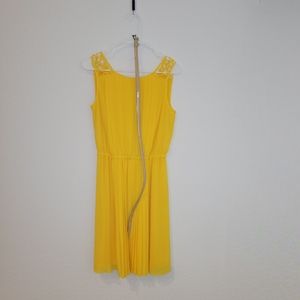 Women's Jessica Simpson Yellow Dress Size 6